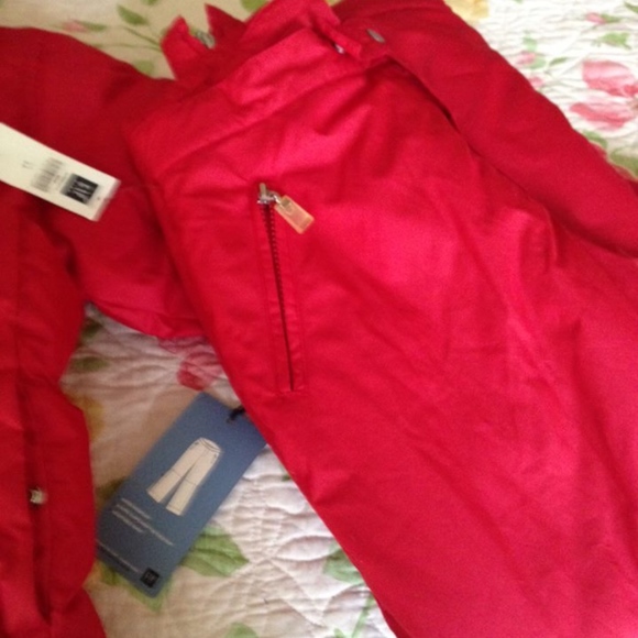 NWT Gap jacket and snow pants set